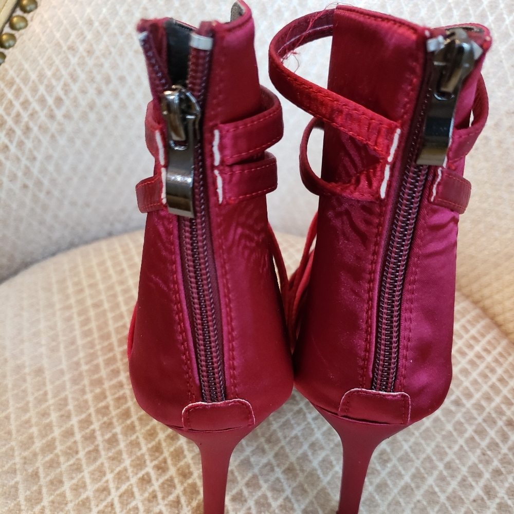 Shoes - Picture 3 of 7